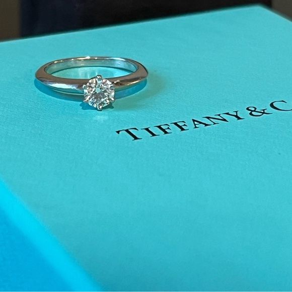Tiffany and Co. Ring Solitaire Diamond 0.32ct Platinum 3711823 - Picture 2 of 7